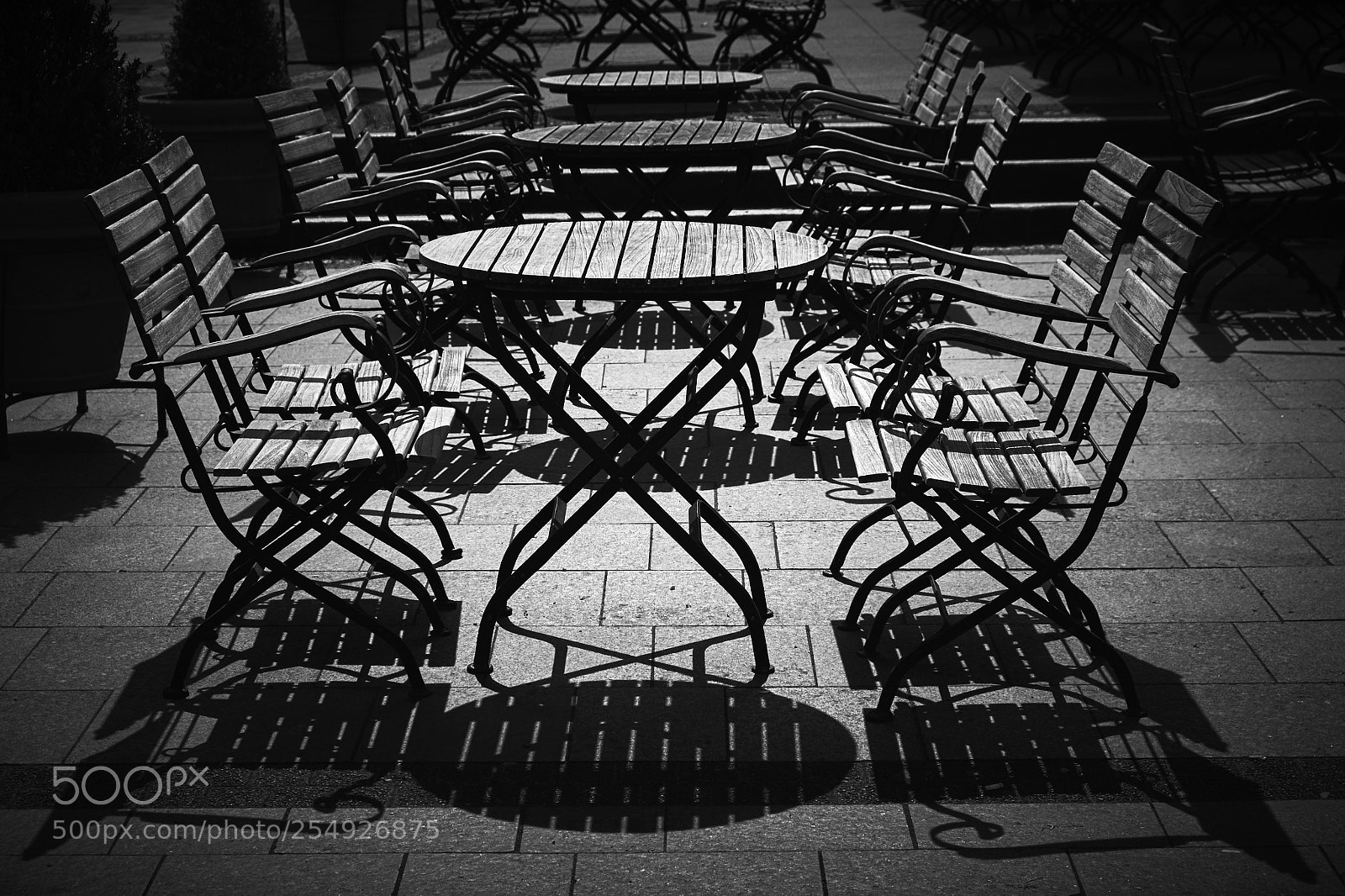 Fujifilm X-E2S sample photo. The shadows photography