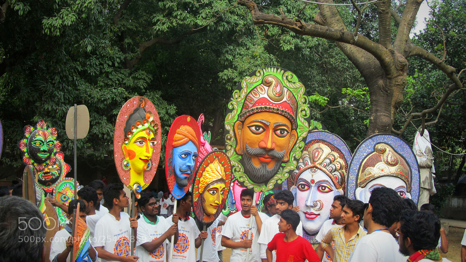 Canon PowerShot SX130 IS sample photo. Getting ready for carnival photography