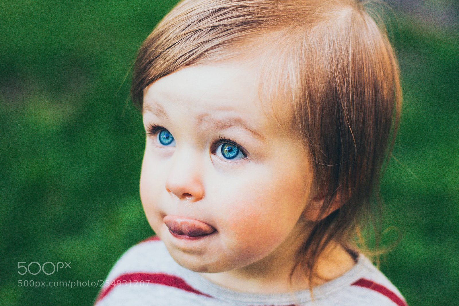 Canon EOS 100D (EOS Rebel SL1 / EOS Kiss X7) sample photo. Little toddler girl closeup photography