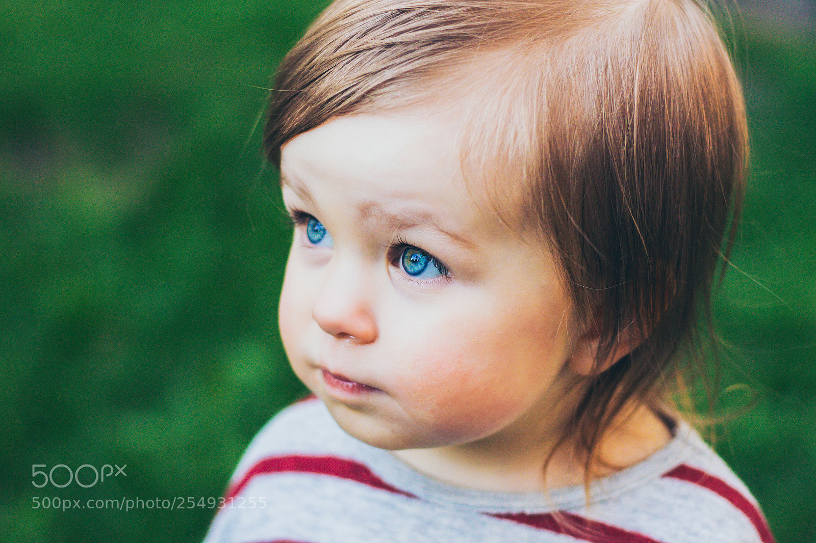 Canon EOS 100D (EOS Rebel SL1 / EOS Kiss X7) sample photo. Little toddler girl closeup photography