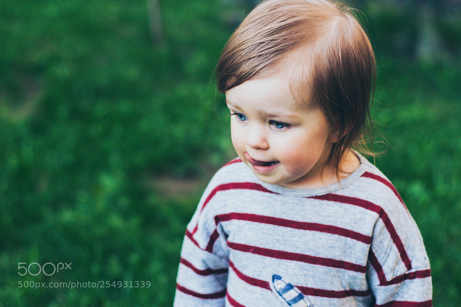 Canon EOS 100D (EOS Rebel SL1 / EOS Kiss X7) sample photo. Little toddler girl closeup photography