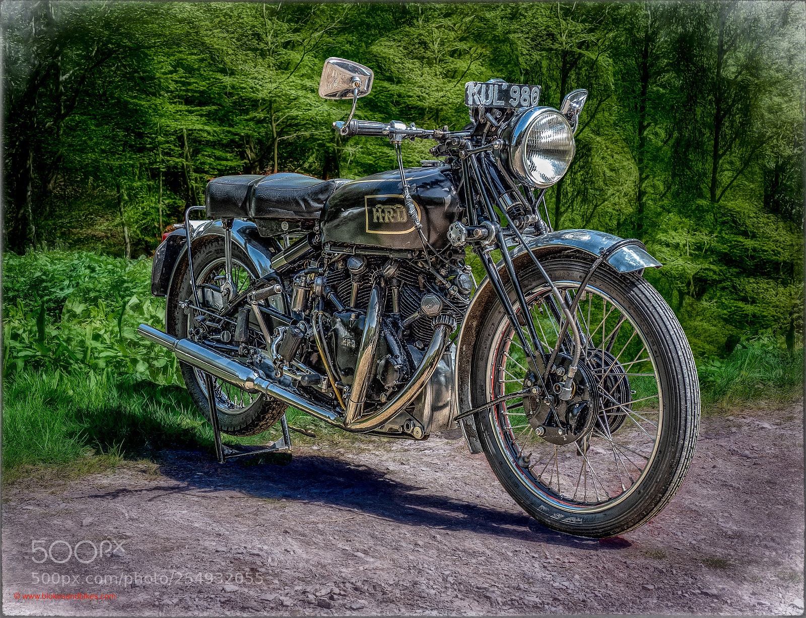 Olympus OM-D E-M1 Mark II sample photo. 1949 vincent rapide series b photography