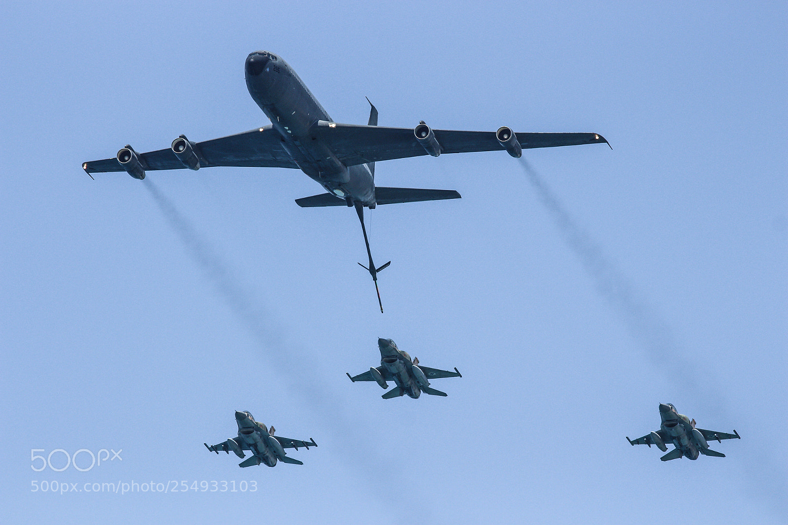 Canon EOS 700D (EOS Rebel T5i / EOS Kiss X7i) sample photo. Aerial refuel photography