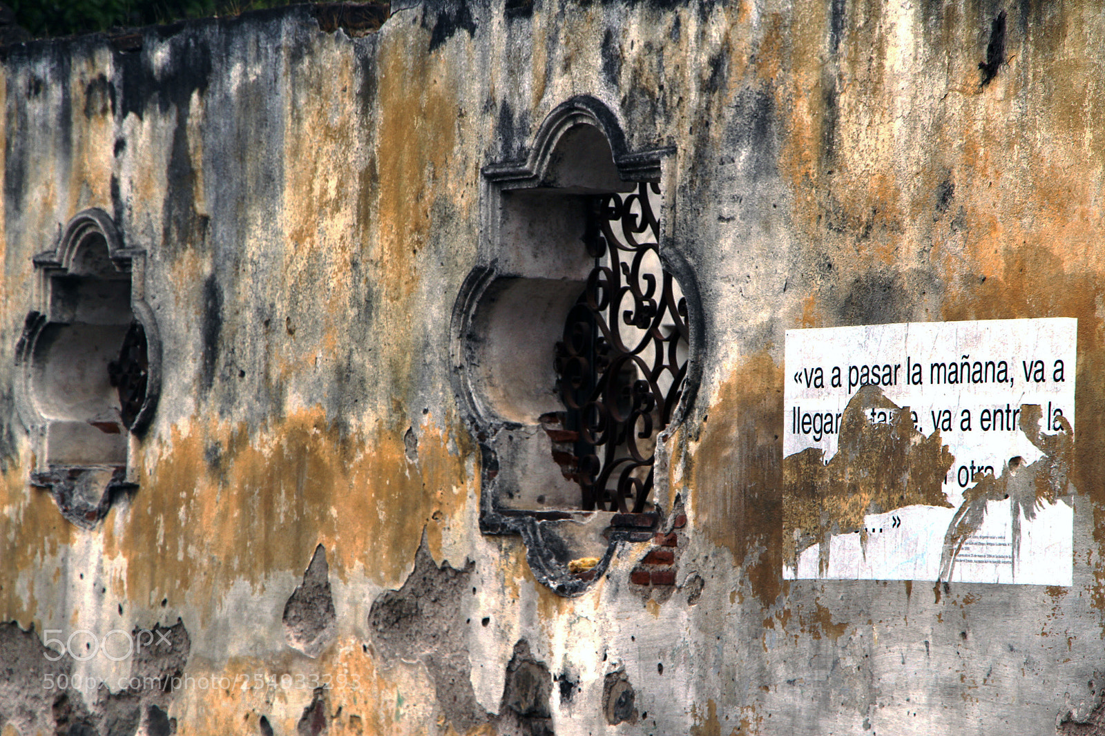 Canon EOS 650D (EOS Rebel T4i / EOS Kiss X6i) sample photo. Wall in antigua guatemala photography