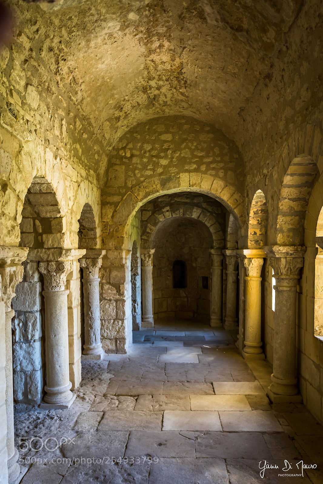 Canon EOS 7D Mark II sample photo. Abbaye de montmajour photography