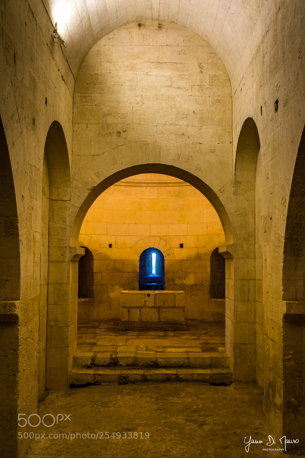 Canon EOS 7D Mark II sample photo. Abbaye de montmajour photography