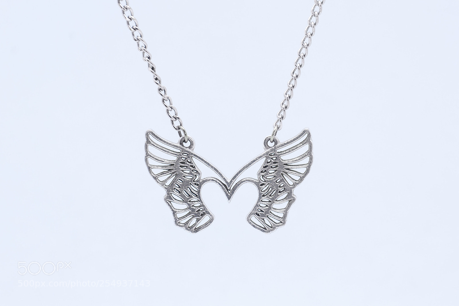 Canon EOS 50D sample photo. Heart wings necklace photography