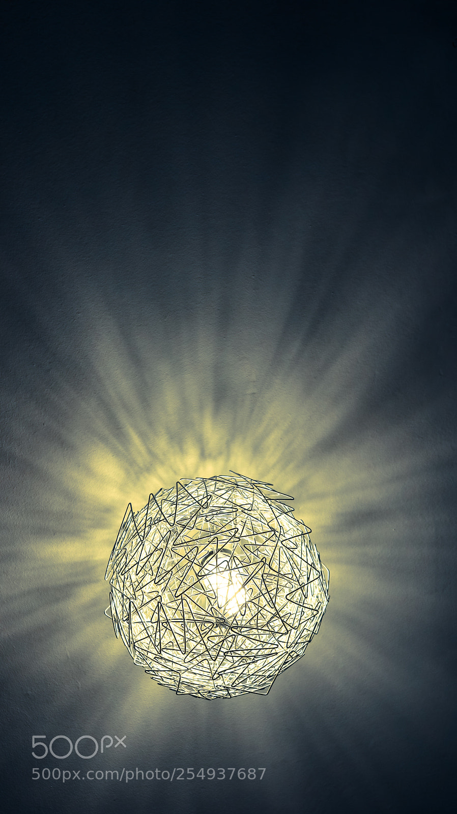 Canon EOS 750D (EOS Rebel T6i / EOS Kiss X8i) sample photo. . lamp photography