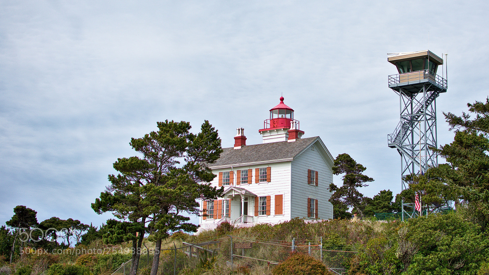 Nikon D3400 sample photo. Yaquina bay lighthouse photography