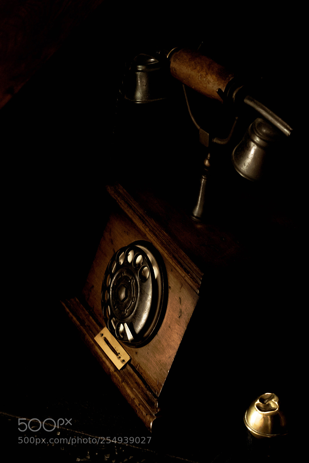 Canon EOS 7D Mark II sample photo. Old phone 2 photography