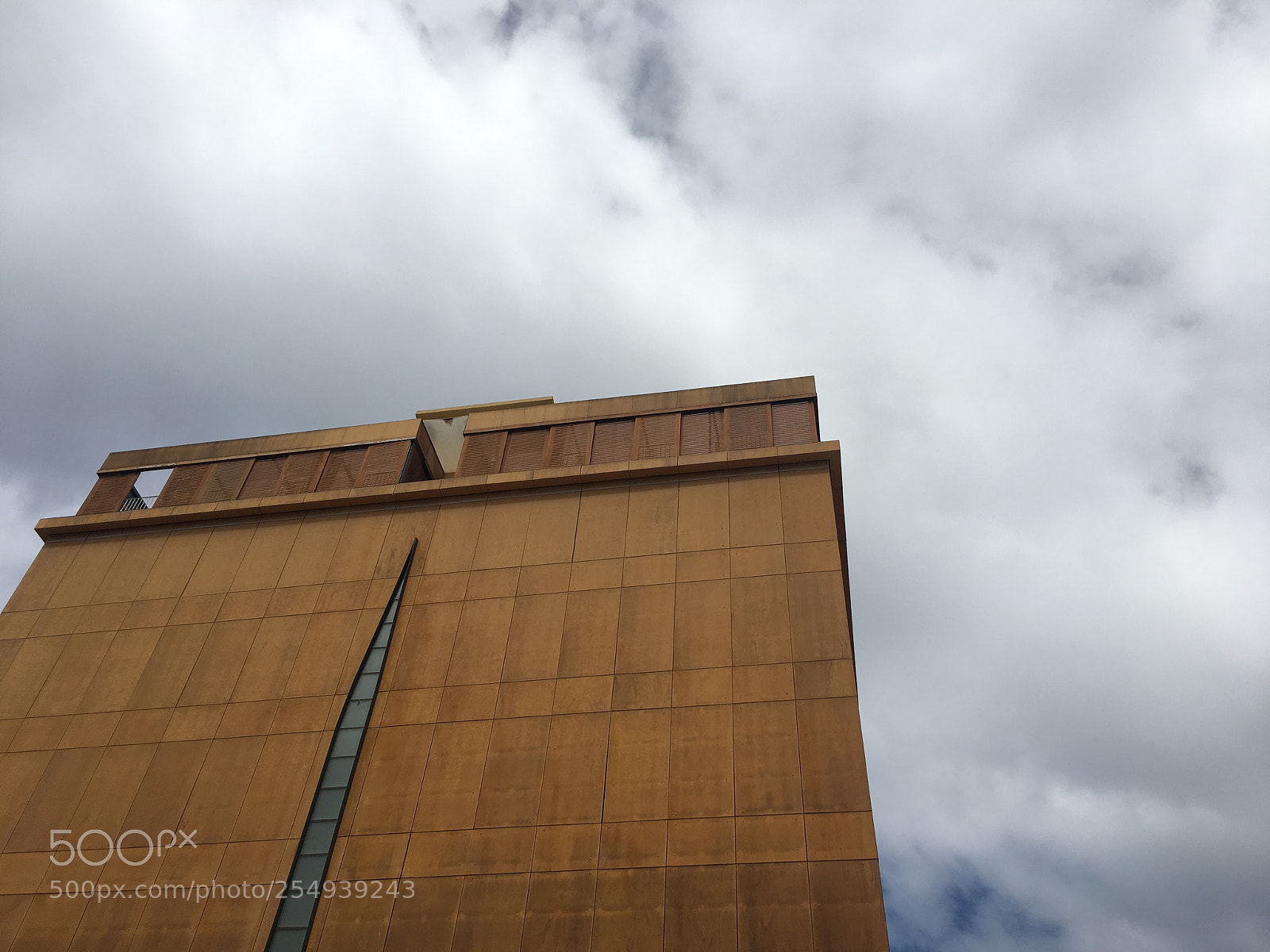 Apple iPhone 6s sample photo. Rusty building in the photography