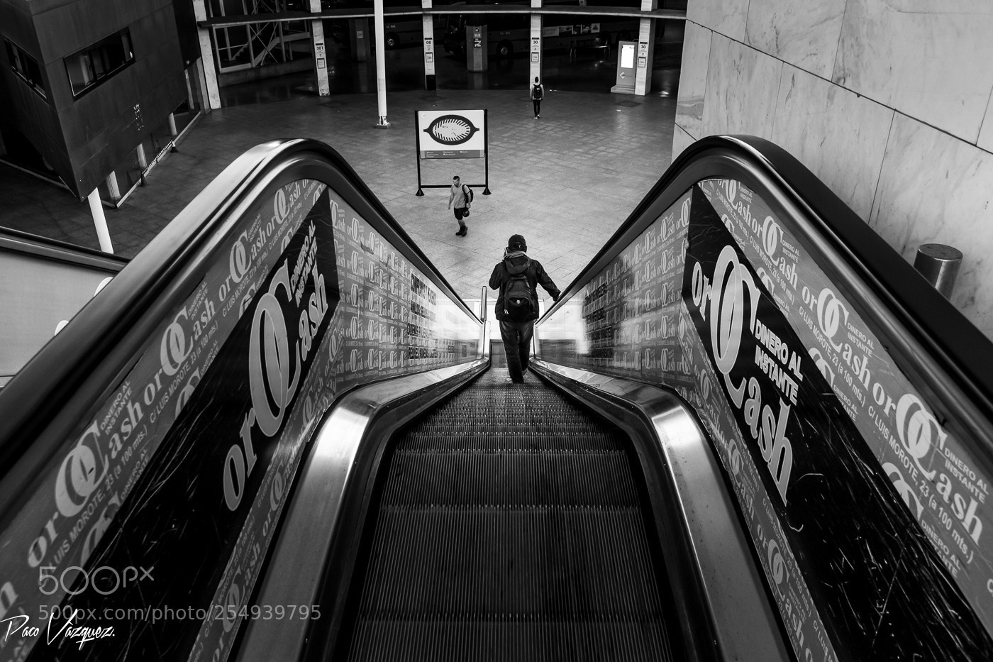 Nikon D3300 sample photo. Downstairs to bus station. photography
