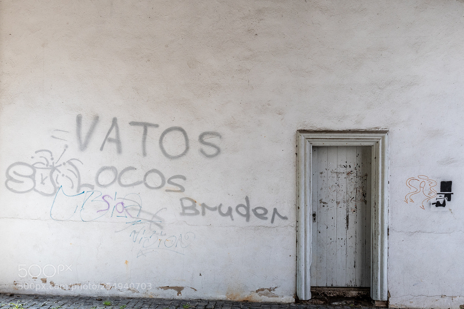 Canon EOS 6D Mark II sample photo. The door. photography