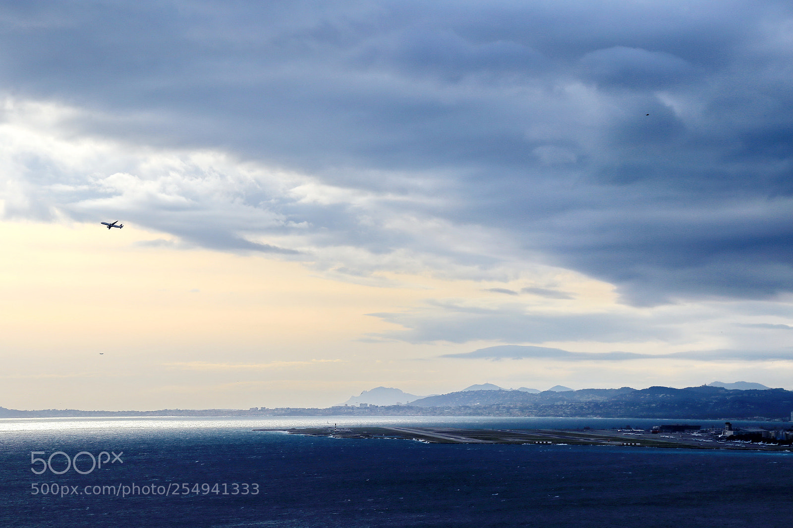 Canon EOS 6D + Canon EF 24-105mm F4L IS USM sample photo. Leaving nice photography