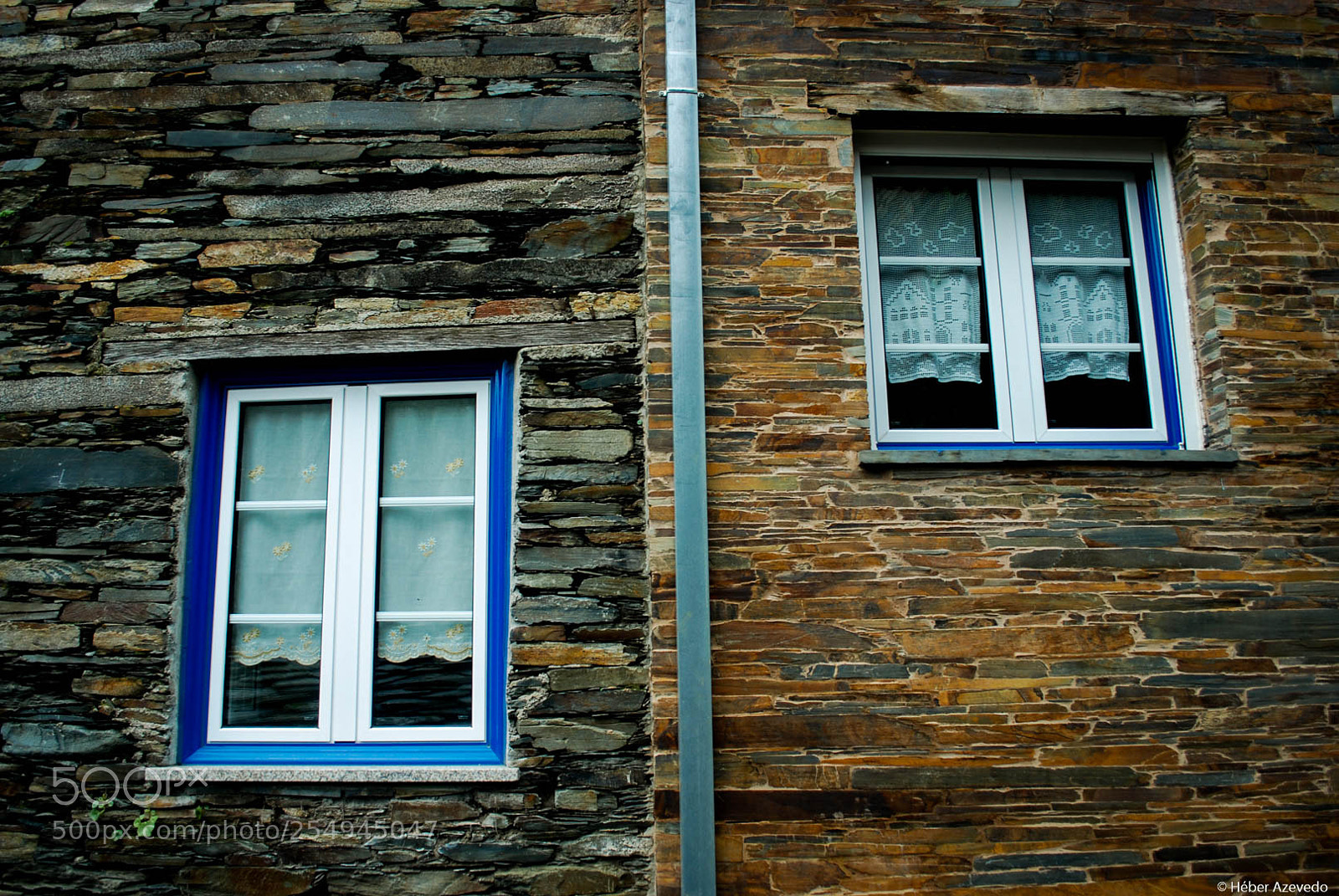 Nikon D80 sample photo. Piódão windows photography