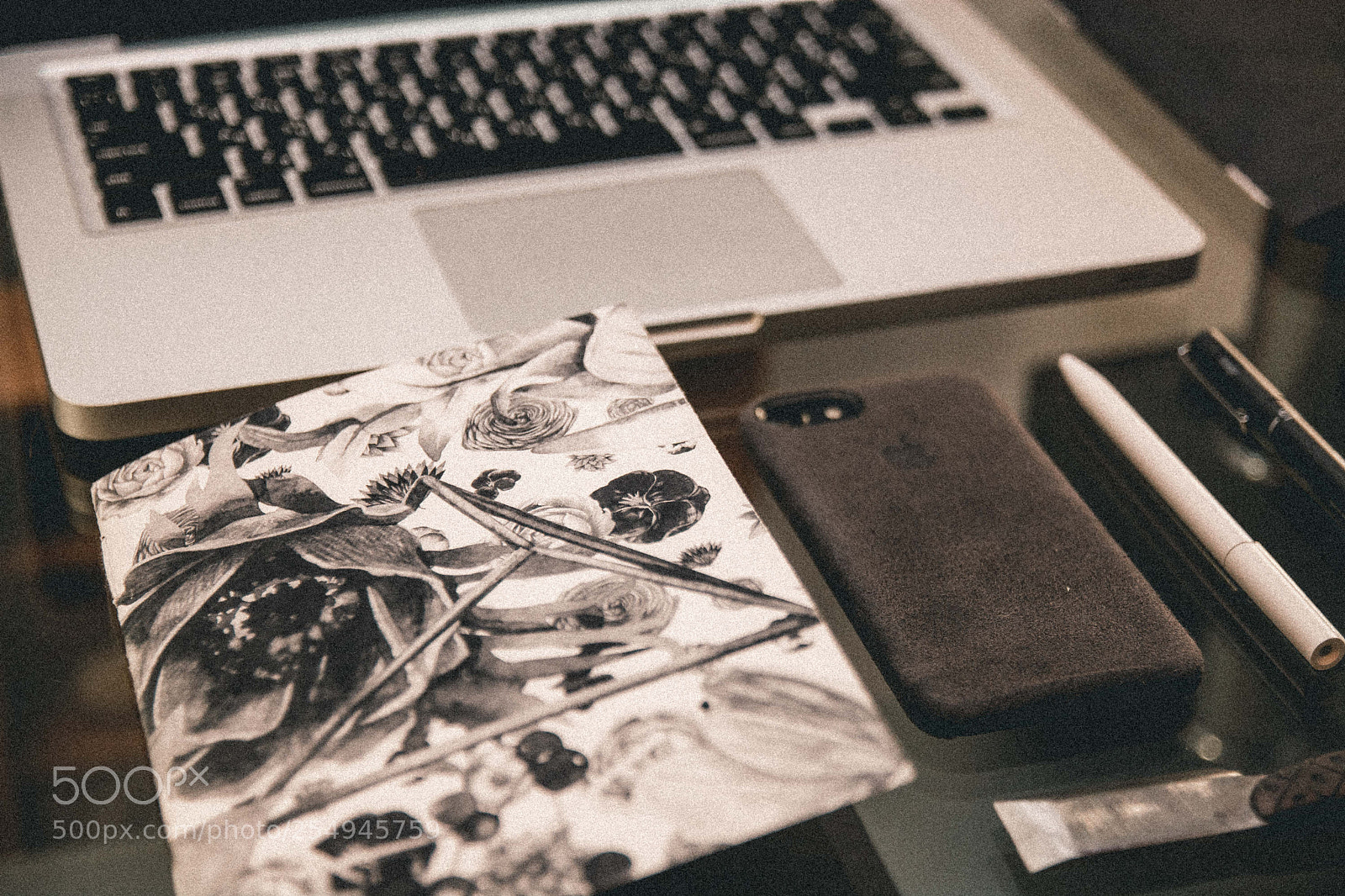 Nikon D7100 sample photo. Notebooks photography