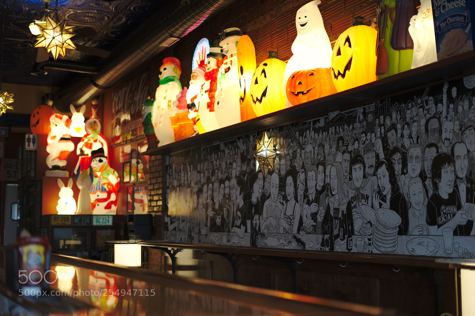 Sony a7 III sample photo. Kitschy restaurant decoration photography