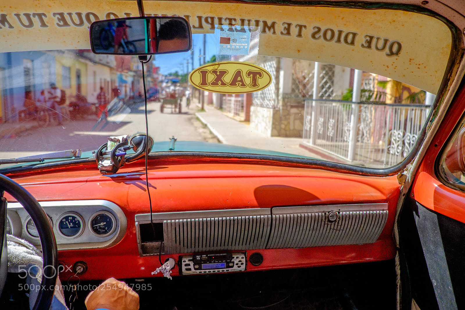 Fujifilm X-E2 sample photo. Taxi in cuba photography