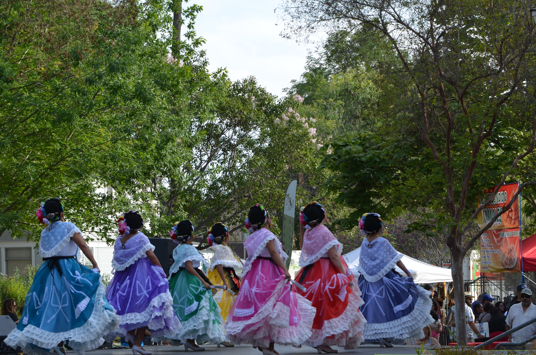 Nikon AF-S DX Micro-Nikkor 85mm F3.5G ED VR sample photo. Mexican folk dance photography