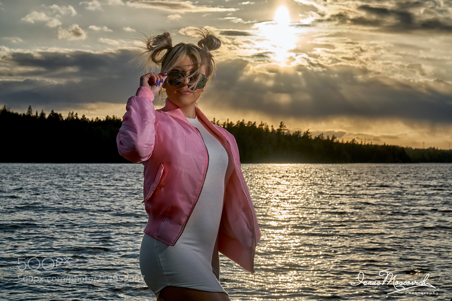 Sony a6300 sample photo. Pink near the lake photography