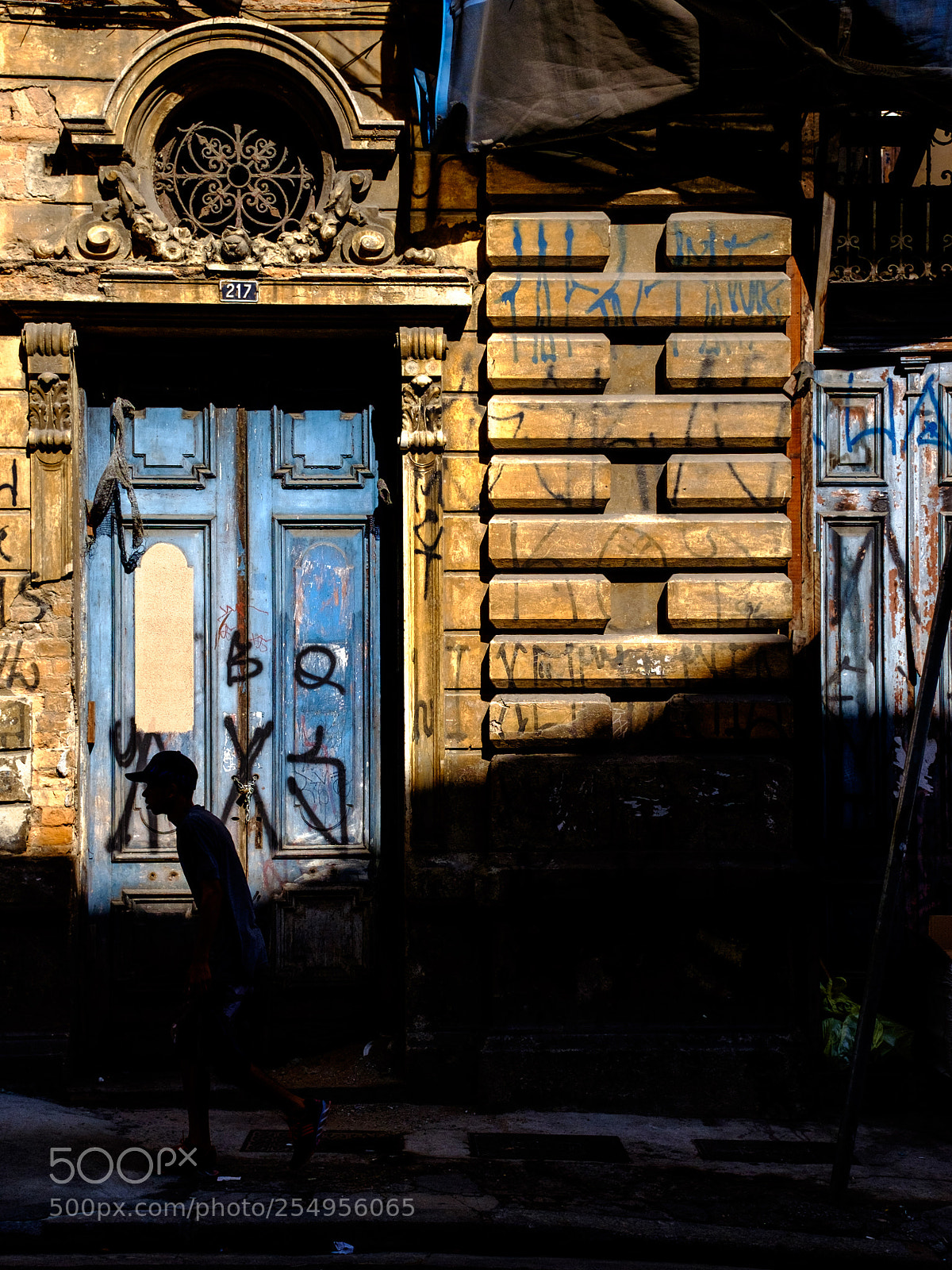 Fujifilm X-T1 sample photo. Framing photography