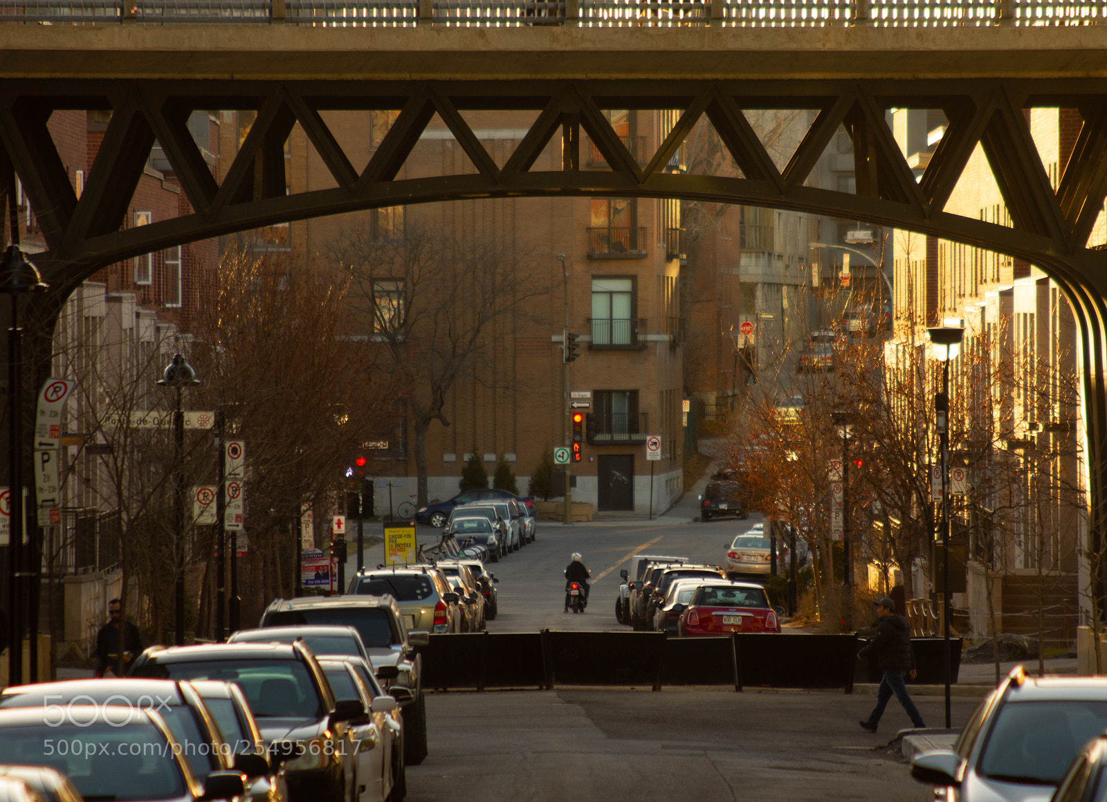 Canon EOS 550D (EOS Rebel T2i / EOS Kiss X4) sample photo. Spring evening in old photography