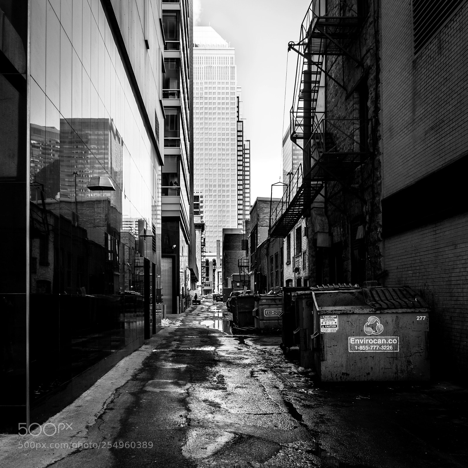 Sony a6500 sample photo. Alleyway photography