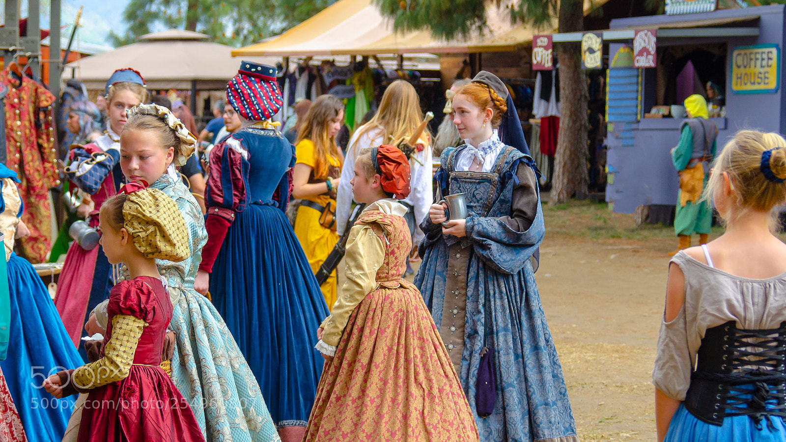 Nikon D7000 sample photo. Royals in the market photography