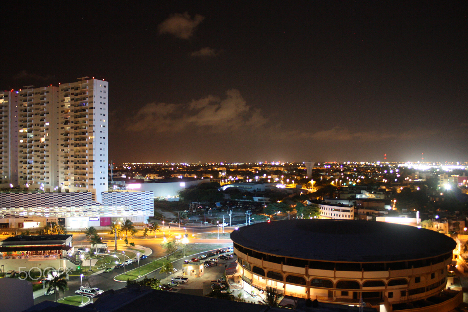 Canon EOS 450D (EOS Rebel XSi / EOS Kiss X2) sample photo. Cancún at night photography