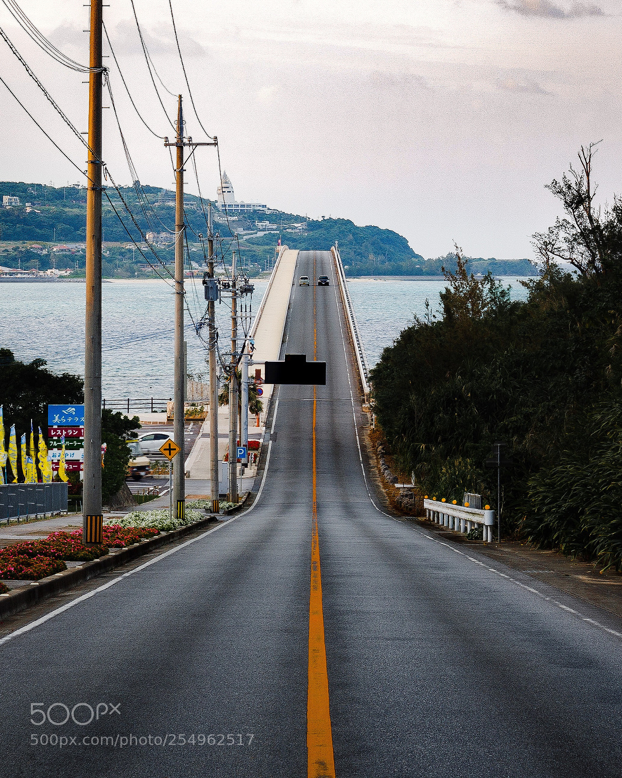 Olympus OM-D E-M10 III sample photo. Lines photography
