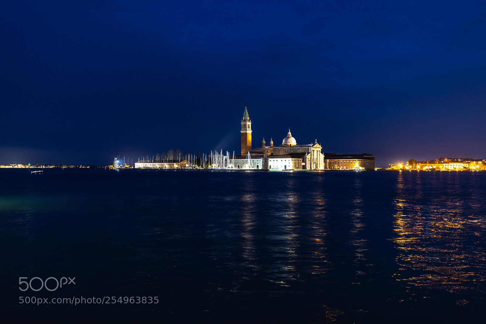 Canon EOS 5D Mark IV sample photo. Venetian night photography