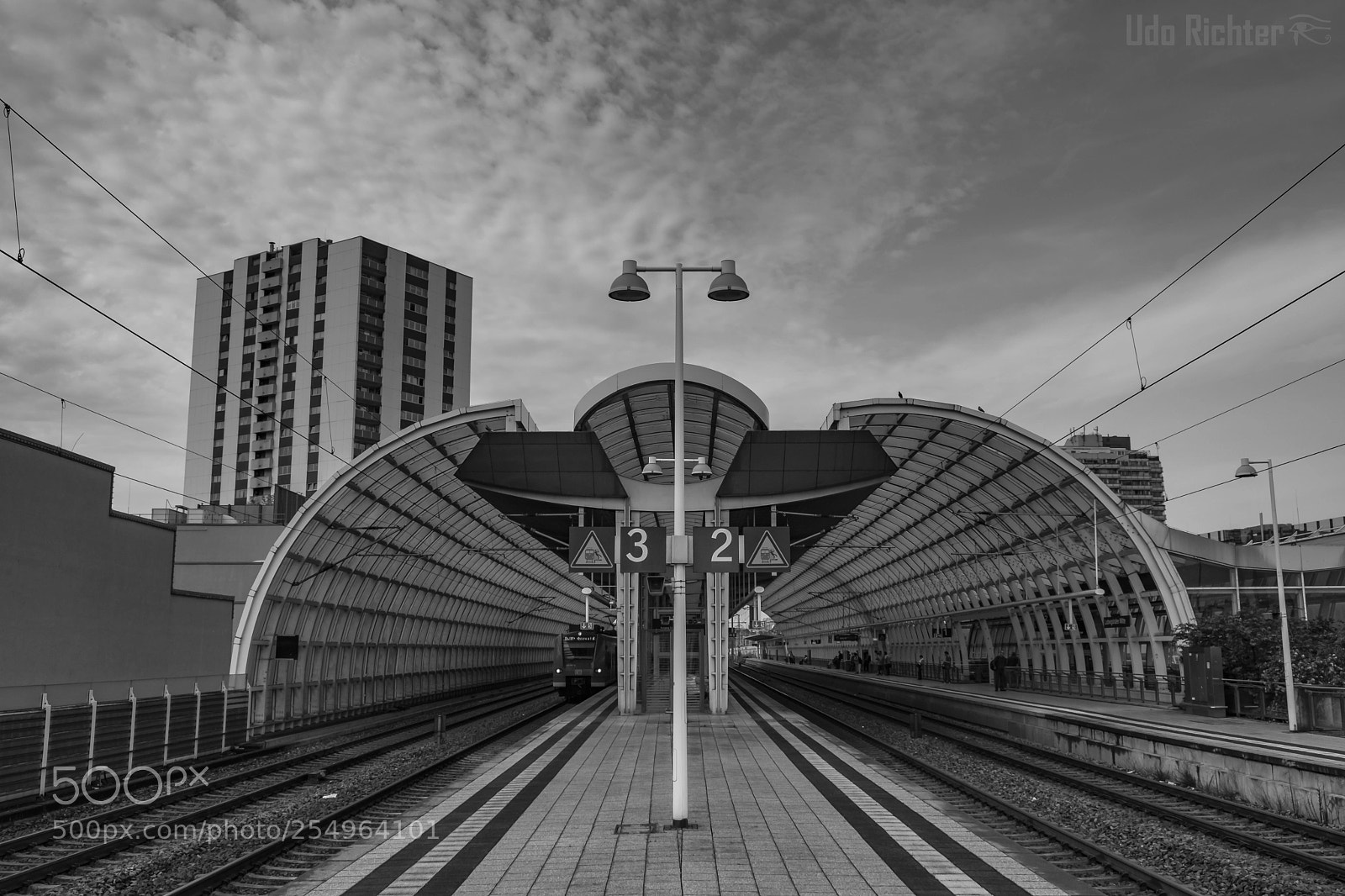 Fujifilm X-T20 sample photo. 'the station' photography