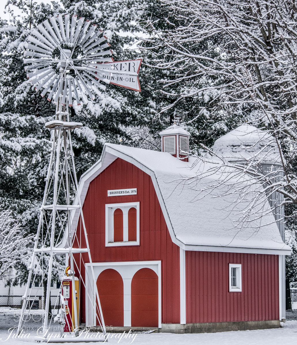 Nikon D3300 sample photo. The red barn photography