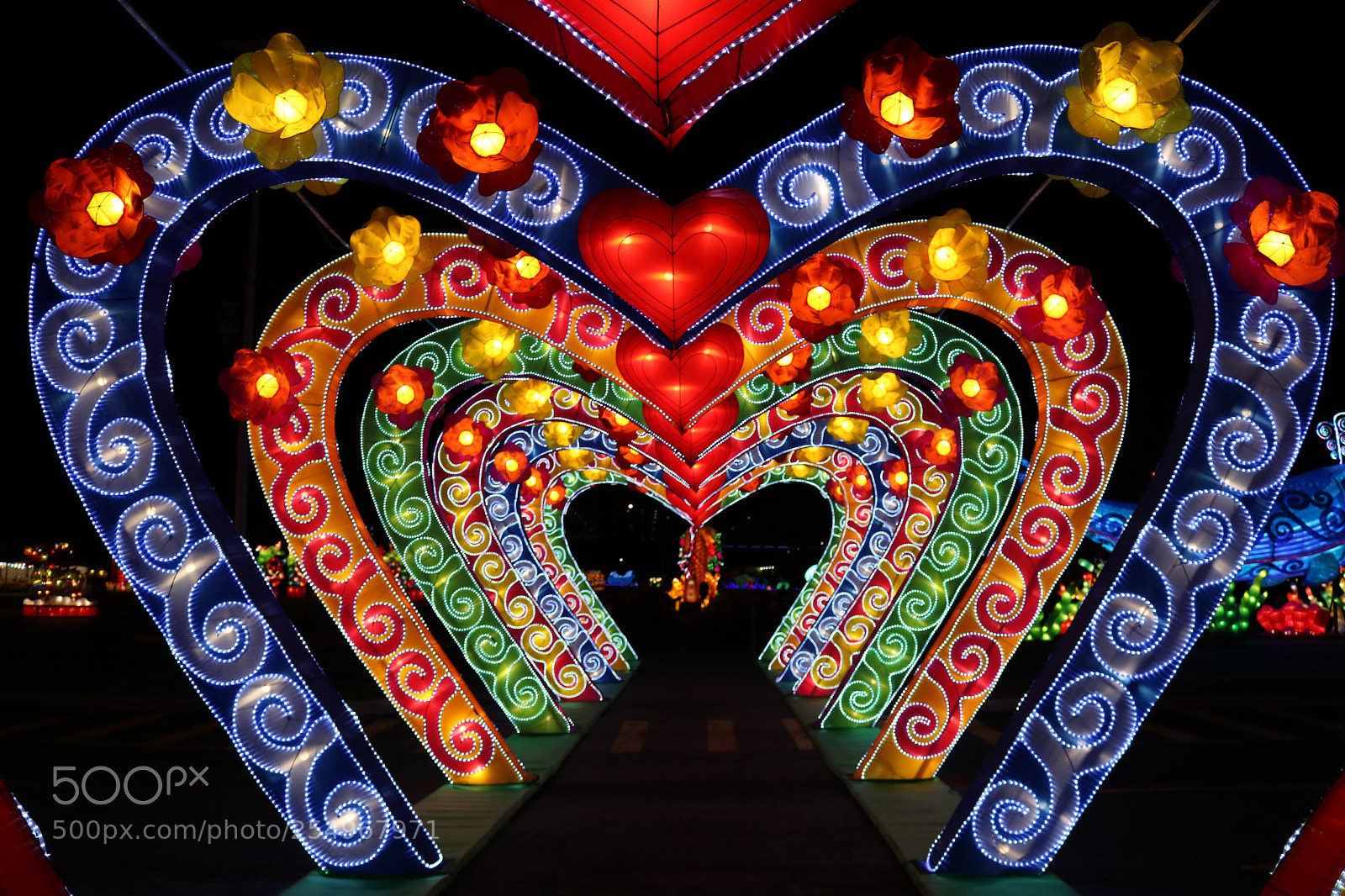 Canon EOS 750D (EOS Rebel T6i / EOS Kiss X8i) sample photo. Dragon lights festival photography