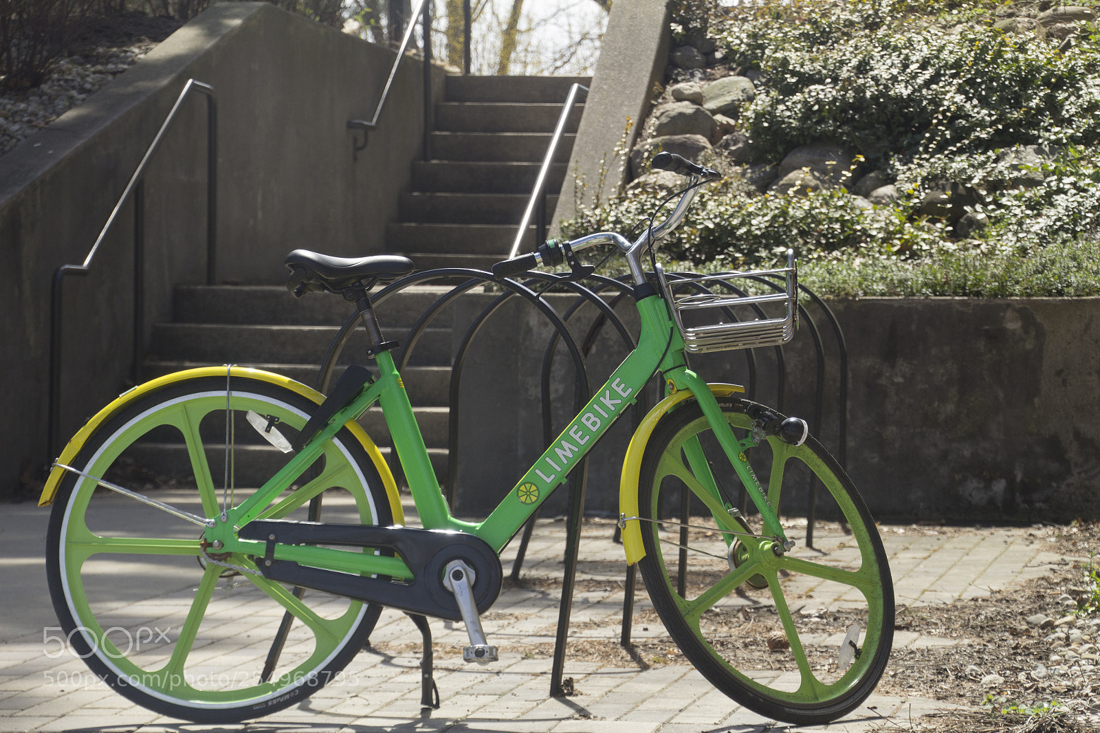 Canon EOS 1200D (EOS Rebel T5 / EOS Kiss X70 / EOS Hi) sample photo. Limebike parked by staircase. photography