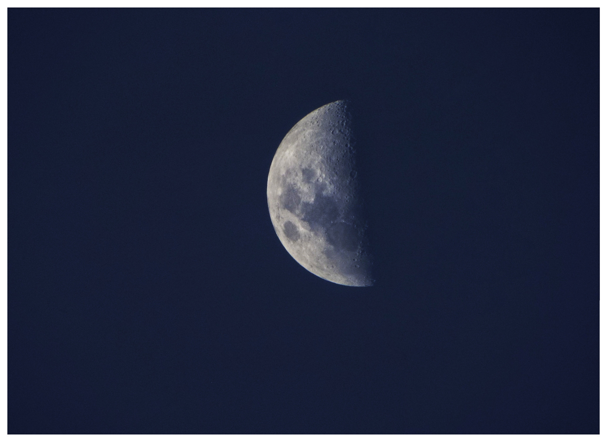 Fujifilm FinePix S8200 sample photo. Moon photography