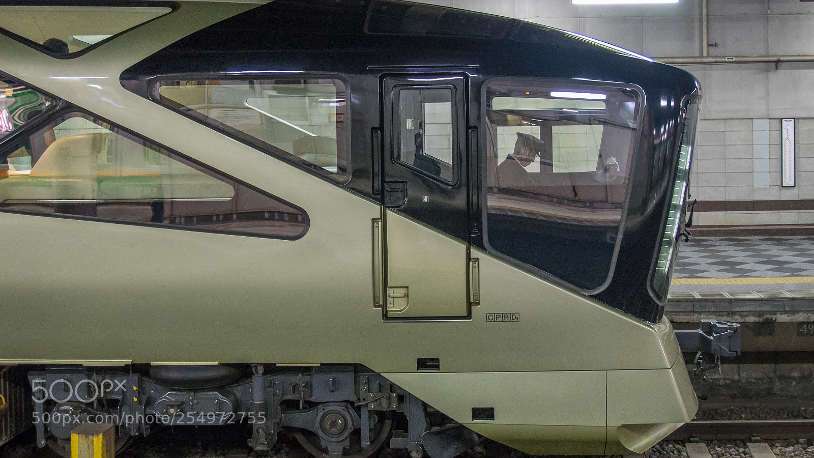 Olympus OM-D E-M1 sample photo. Japanese excursion train photography