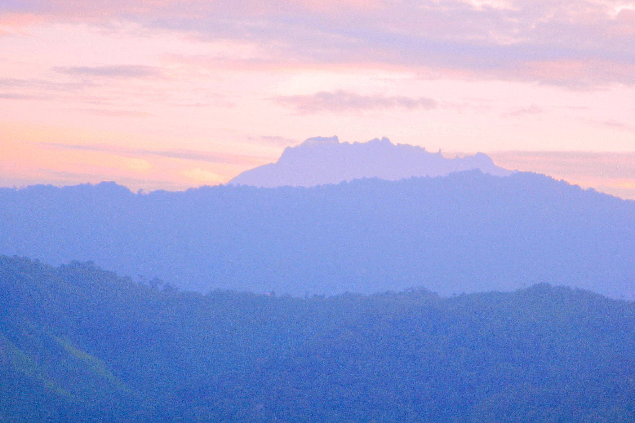 Canon EOS 550D (EOS Rebel T2i / EOS Kiss X4) + Canon EF 24-105mm F4L IS USM sample photo. View of mount kinabalu photography