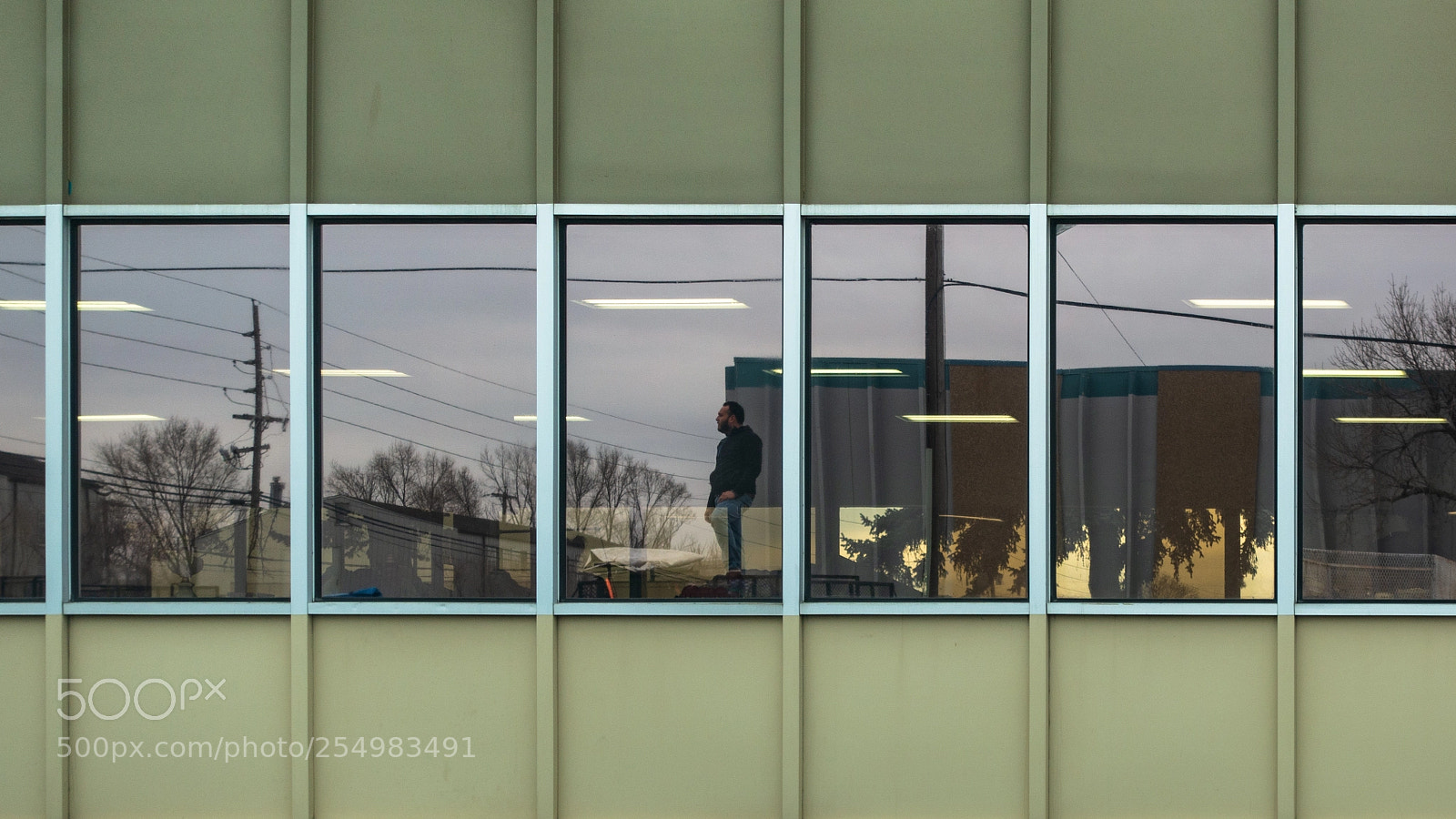 Sony DSC-RX100M5 sample photo. Self centered man photography
