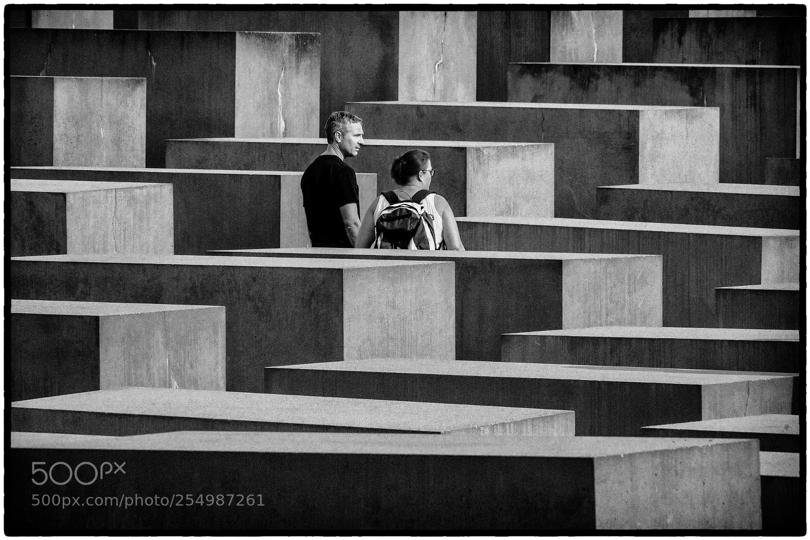 Sony a7R II sample photo. Couple in holocaust memorial photography