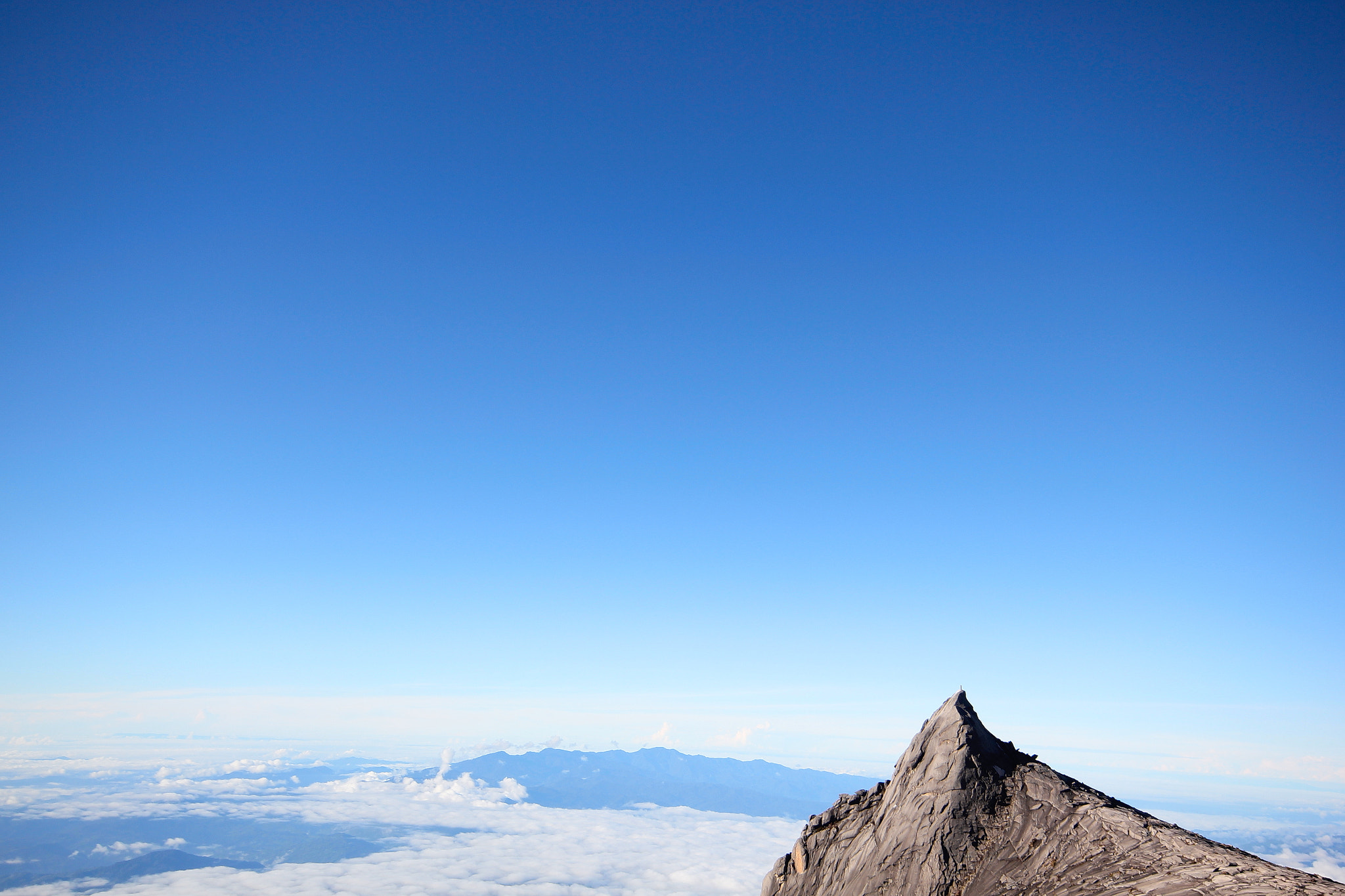 Sigma 10-20mm F4-5.6 EX DC HSM sample photo. View of mount kinabalu photography