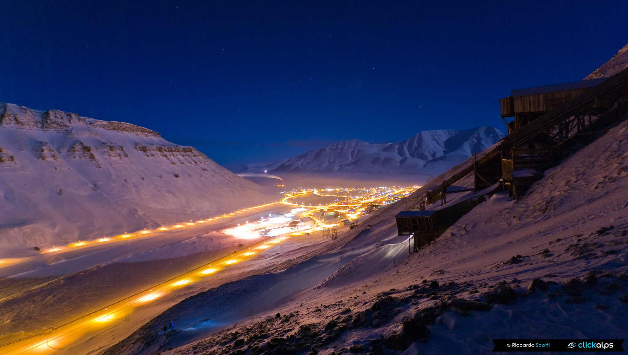 Pentax K-7 sample photo. Arctic night in longyearbyen, svalbard photography