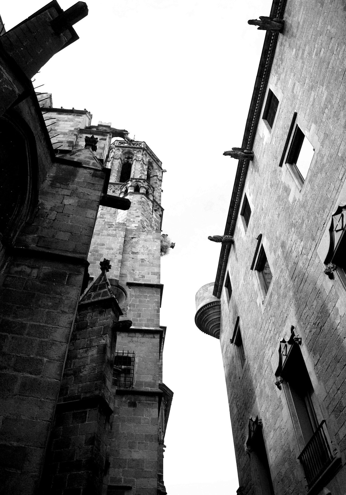 Sony Alpha DSLR-A330 sample photo. Gothic quarter photography