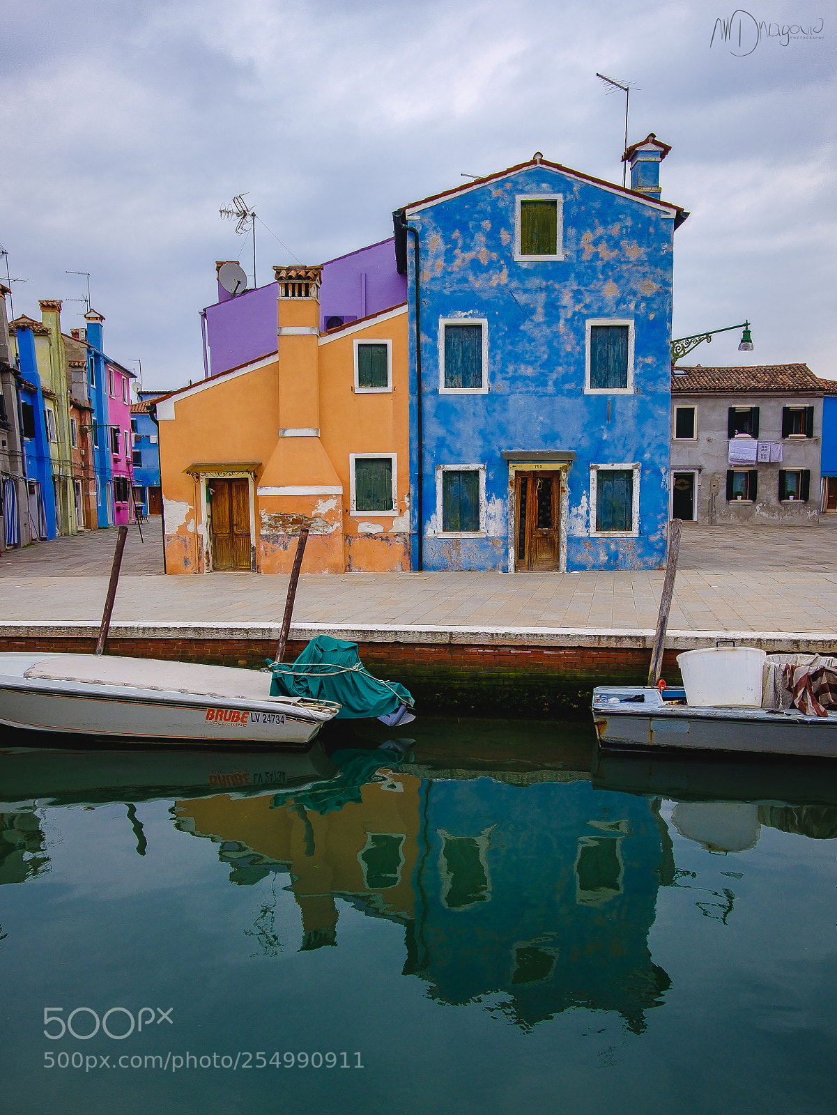 Fujifilm X-T10 sample photo. Burano house photography