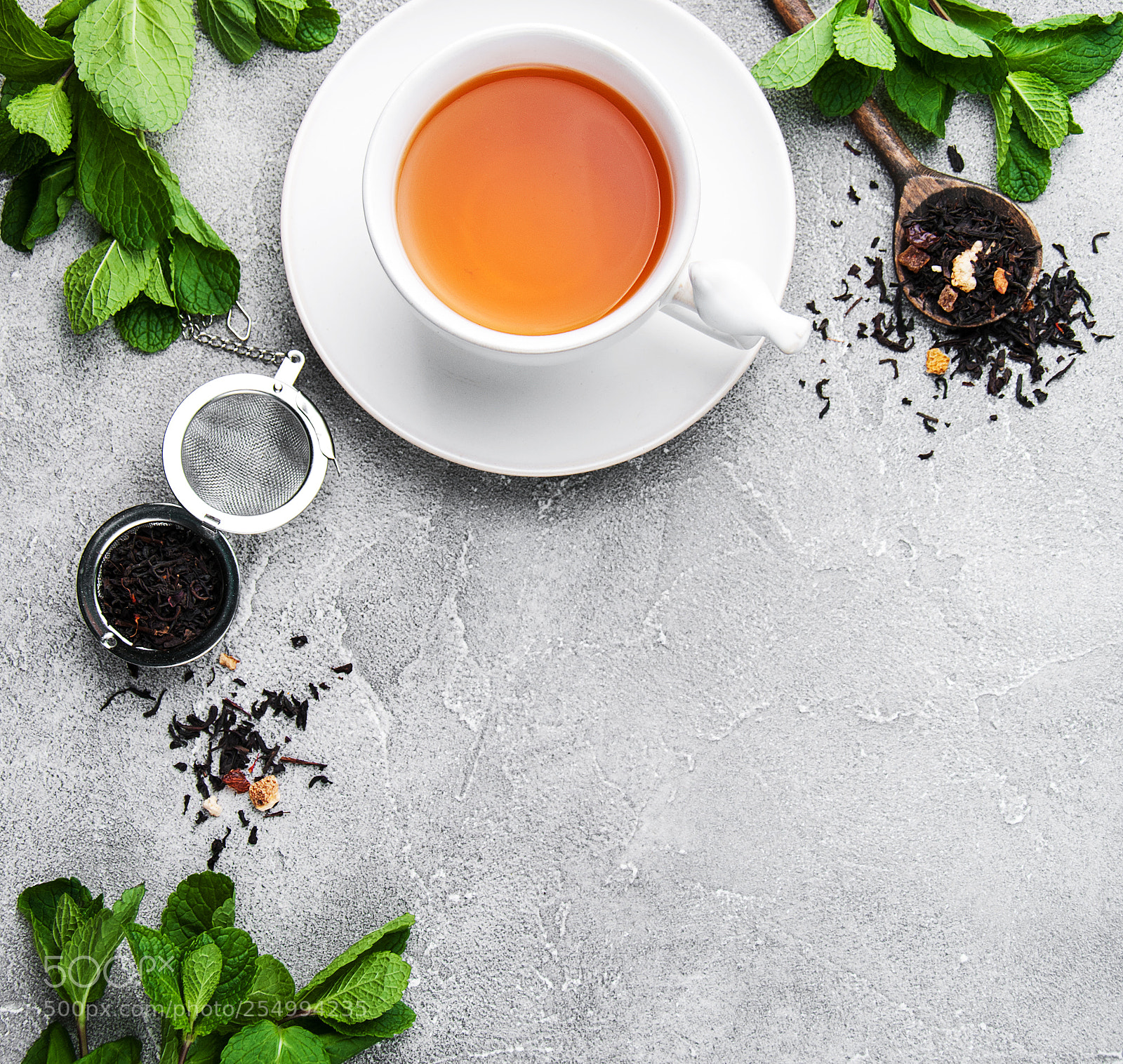 Nikon D90 sample photo. Black tea with mint photography