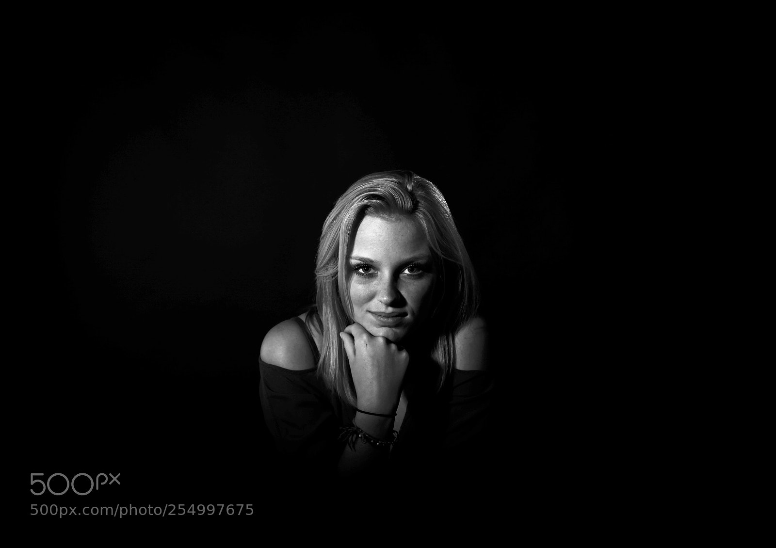 Canon EF 24-105mm F4L IS USM sample photo. Subtle enticement photography