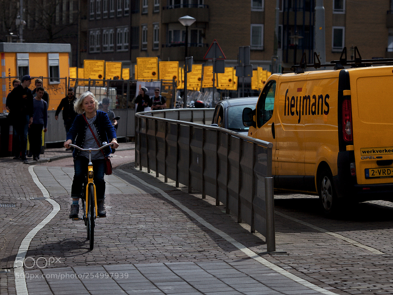 Canon EOS 5D Mark II sample photo. We love yellow photography