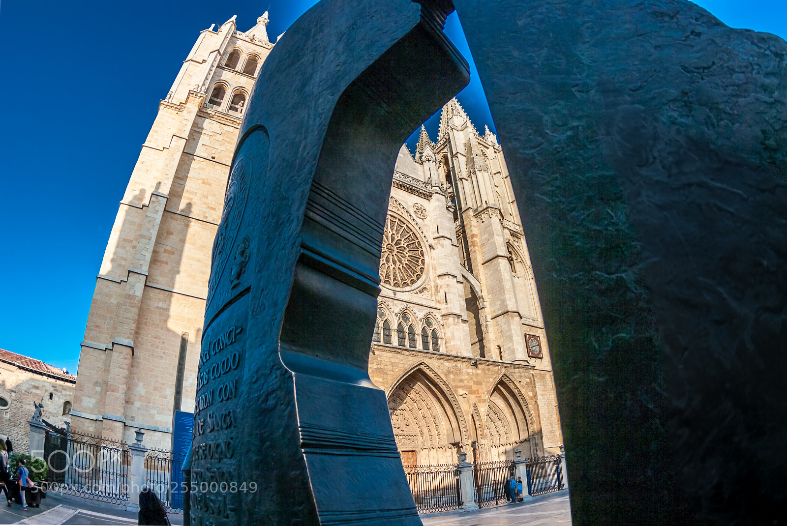 Pentax K20D sample photo. Cathedral of le n photography