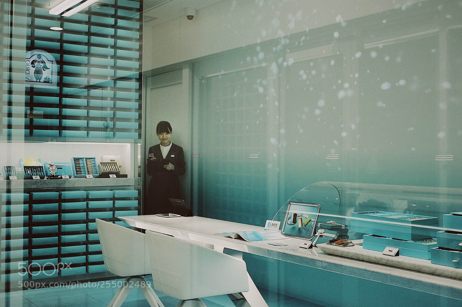 Fujifilm X-T2 sample photo. Ginza unknown shop photography