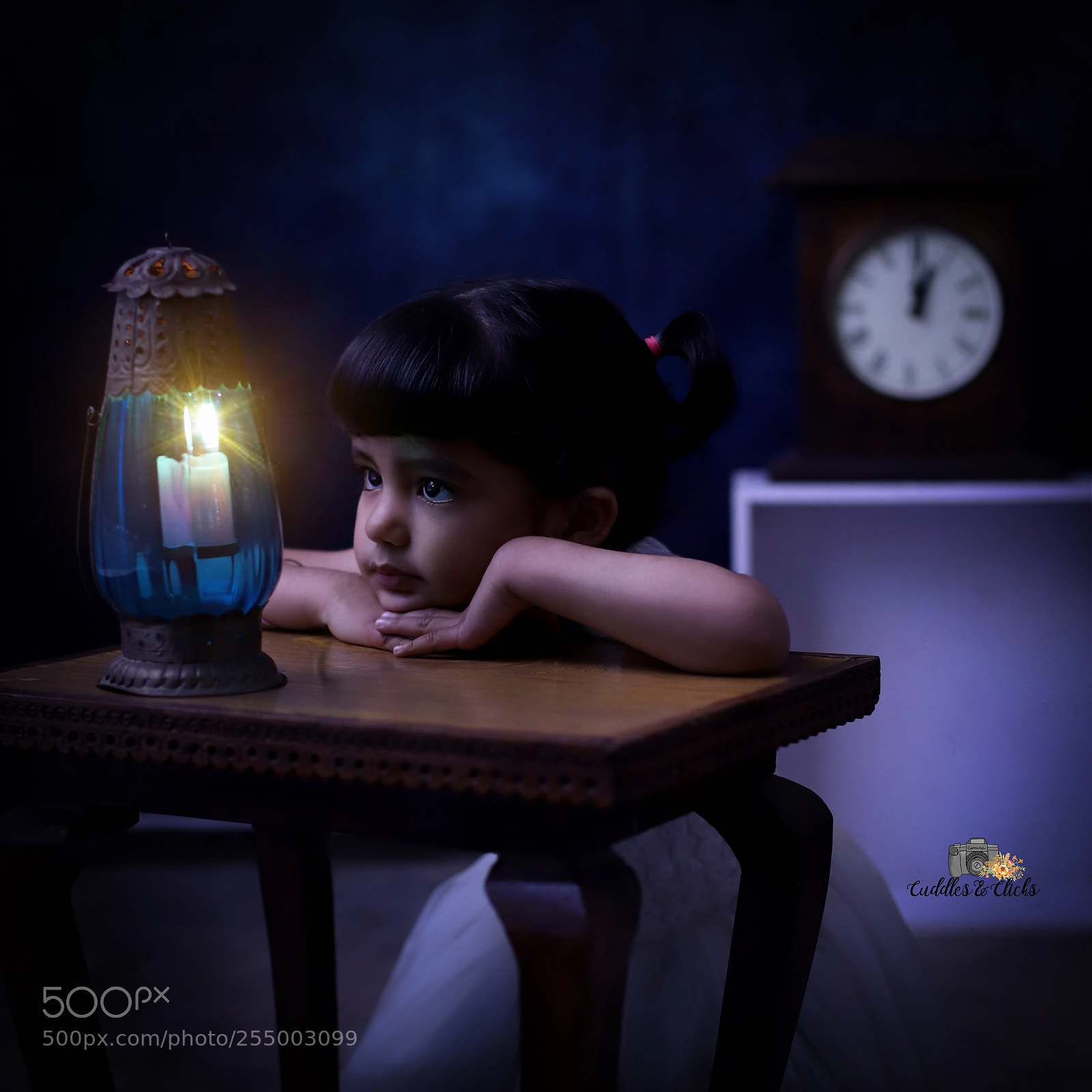 Canon EOS 6D Mark II sample photo. Girl with a lantern photography